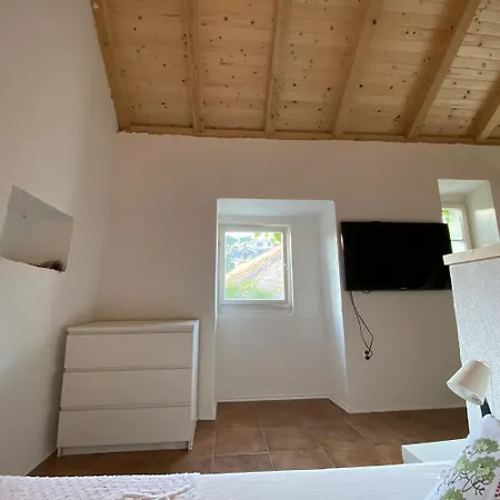 Rustica Bougainvillea Villa Maslinica