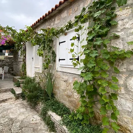 Villa Rustica Bougainvillea